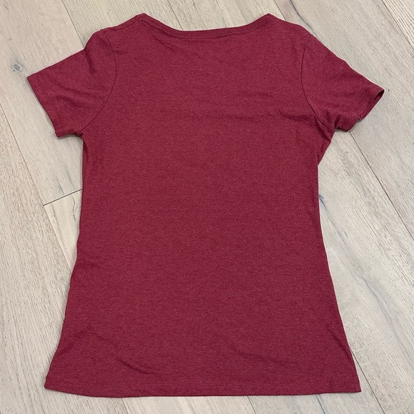 Arkansas Razorbacks V-Neck T-Shirt | Medium - Picture 3 of 3